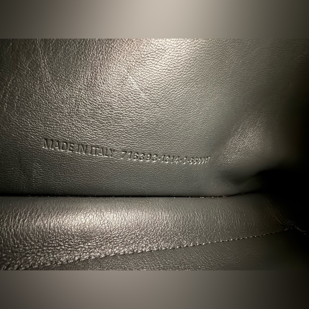 Balenciaga Dark Gray Shoulder Bag WOMEN'S CRUSH CHAIN BAG MEDIUM - Picture 16 of 16